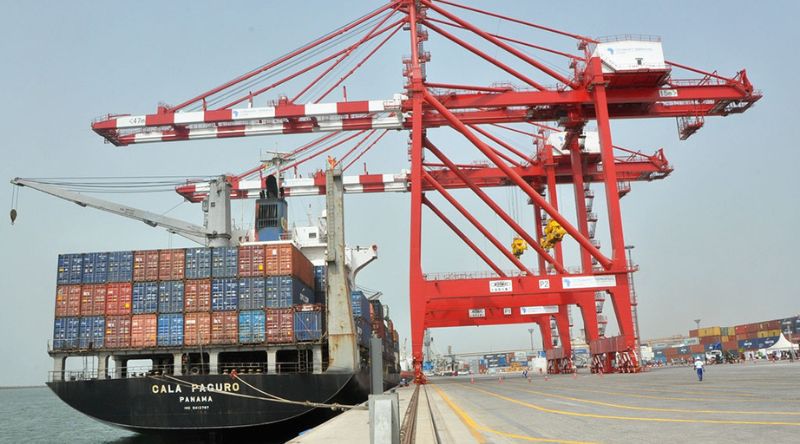 Guinée : situation confuse après une violente explosion dans le port de Conakry