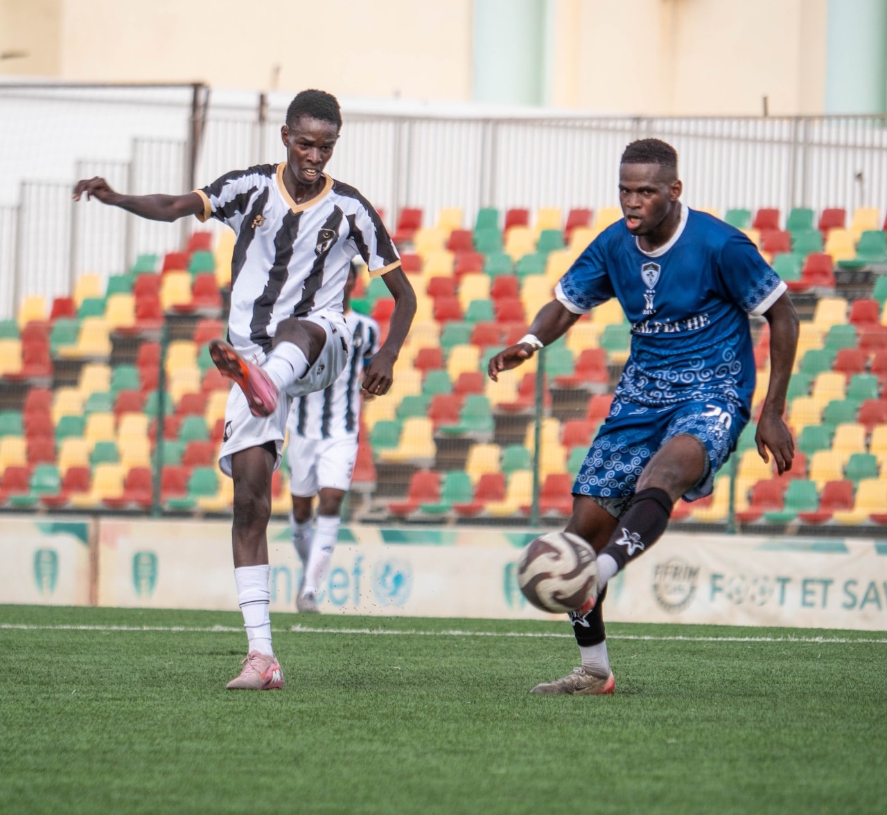 SUPER D1 : L’AS Douanes, toujours en tête au classement provisoire !