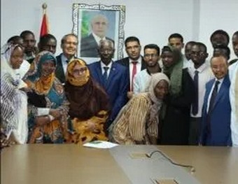 Main basse sur près de 100 bourses ! … indignés des syndicats de l’enseignement protestent*