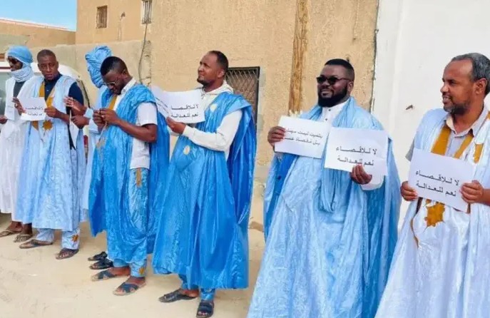  Manifestation devant Taazour pour protester contre la dernière mise à jour du registre social 