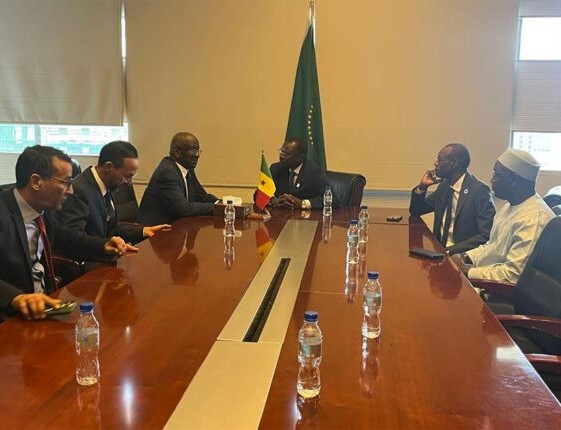 Visite de courtoisie du ministre des Affaires étrangères au Premier ministre sénégalais