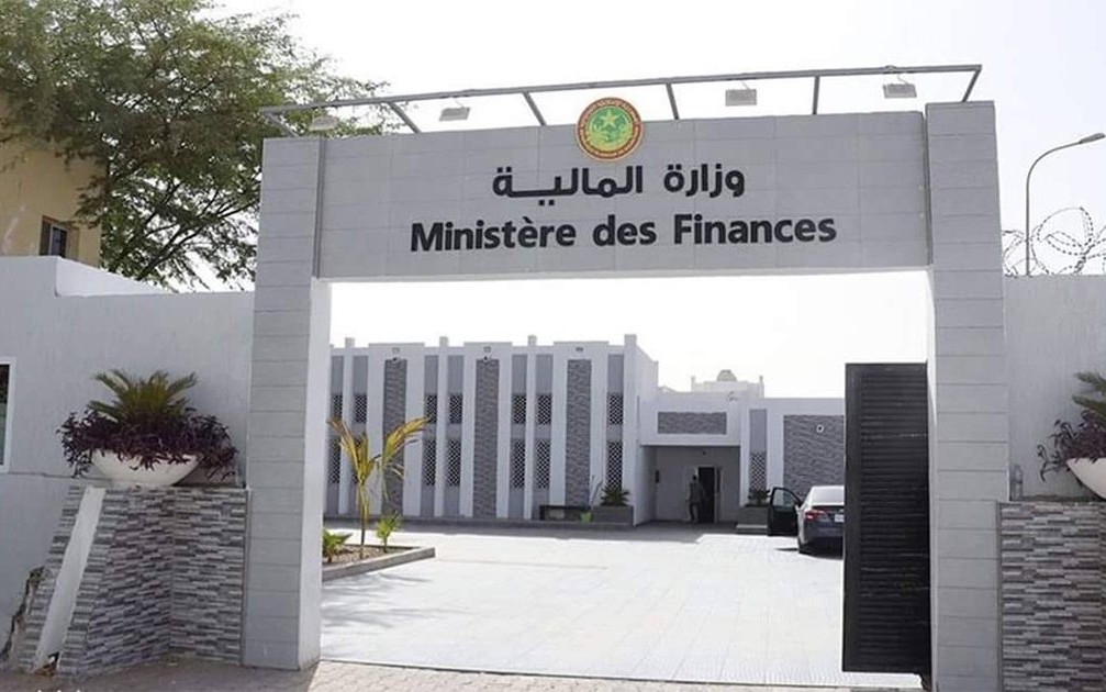 Seuls 59 000 employés sur plus de 61 000 sont en poste permanent dans les ministères